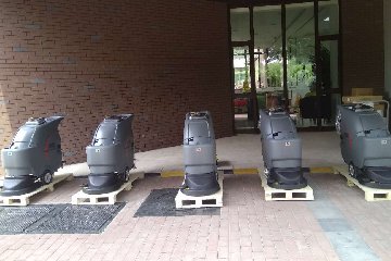 为什么说大型的工商厂越来越离不开洗地机/天津洗地机