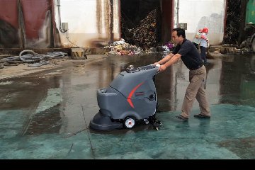 高温天气也阻挡不住高美对客户的那份责任与付出