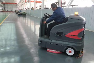 怎么样维修与保养您的驾驶式洗地机呢