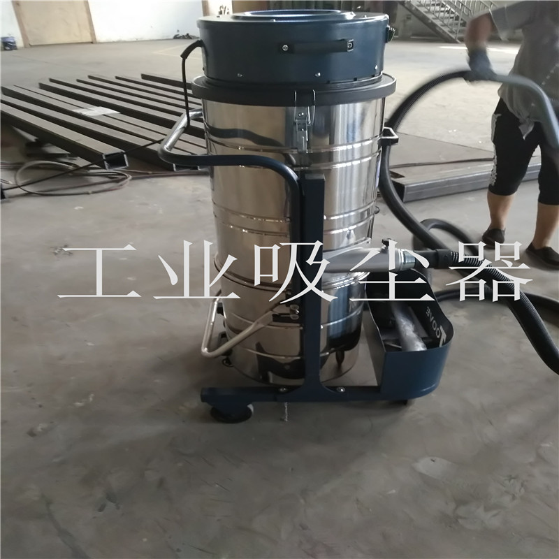 如何买到一台性价比高的工业吸尘器