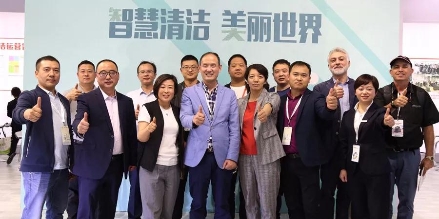 工厂车间必看：清洁高效吸尘扫地机，洗地机，一推就干净!