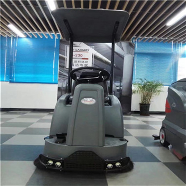 扫地车---工厂灰尘地面清洁的利器