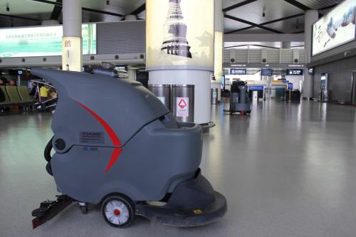 万达广场选择了什么样的洗地机