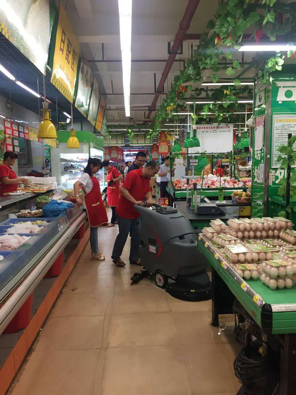 手推式洗地机 高美GM50B擦地车服务于菜市场的地面清洁工作