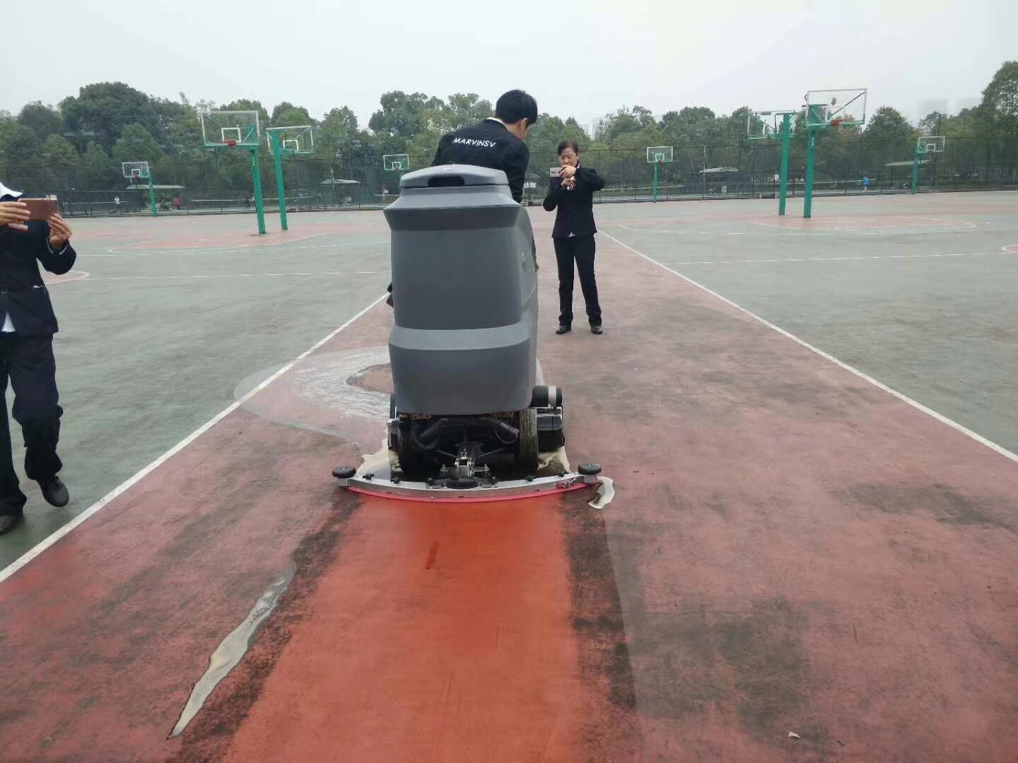 物业地下车库使用洗地机的几大优势