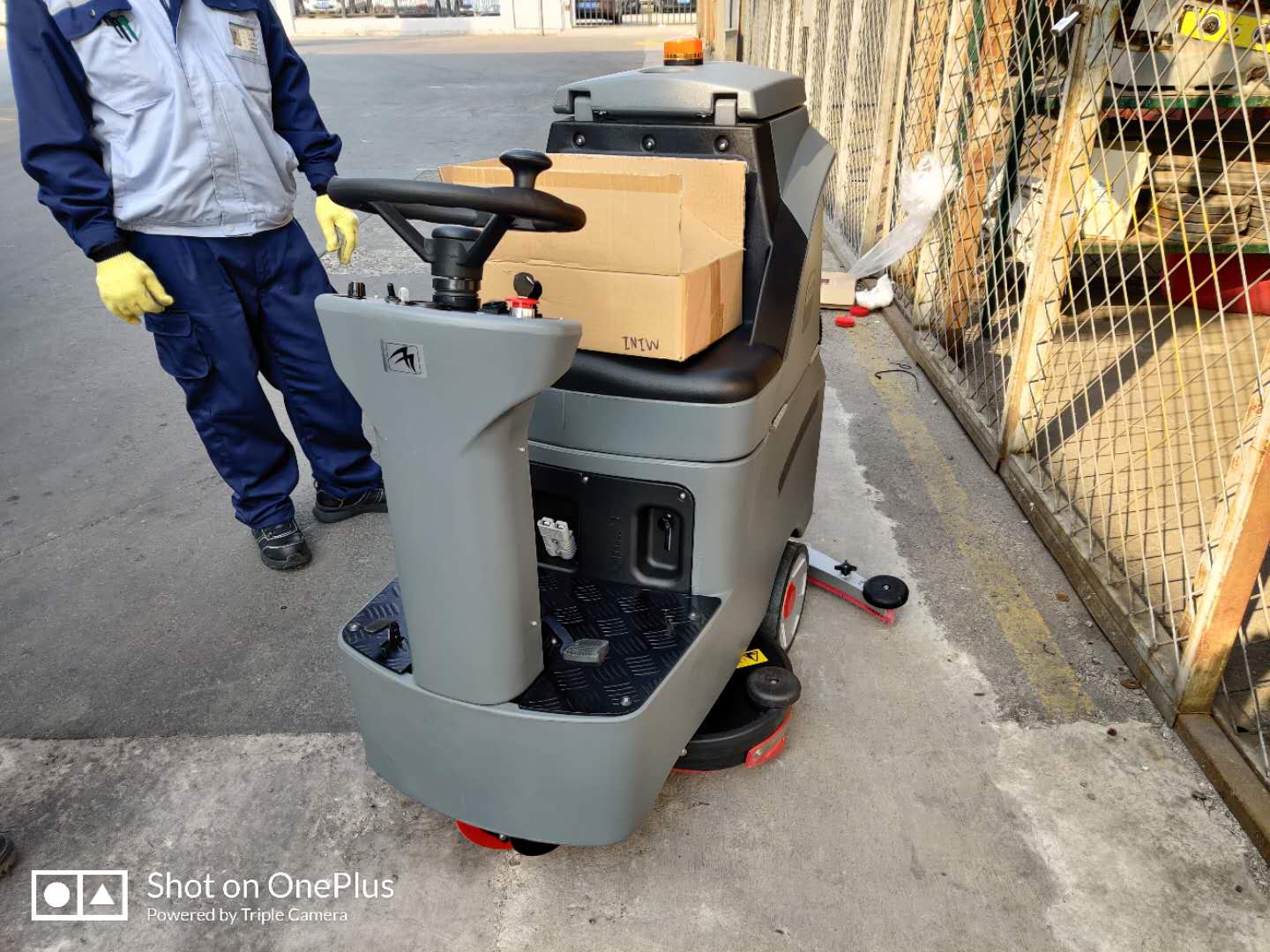 天津洗地机厂家 供应武清静海汉沽工厂水泥地面擦地机